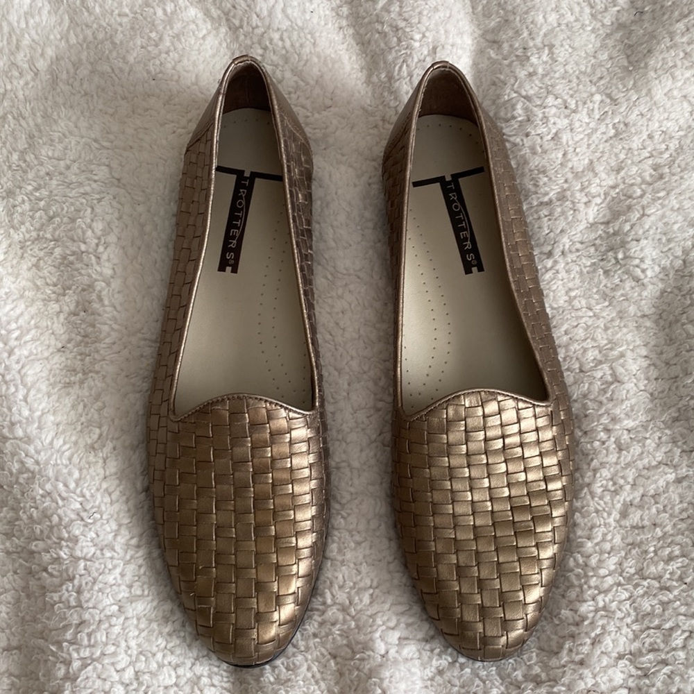 Trotters Liz woven metallic leather loafers size 10S